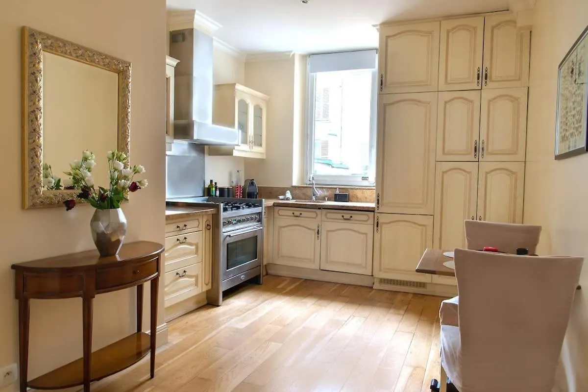 La Lumiere Eiffel Walk To Tower Apartment Paris
